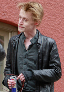 Exclusive - Macaulay Culkin Greets Fans